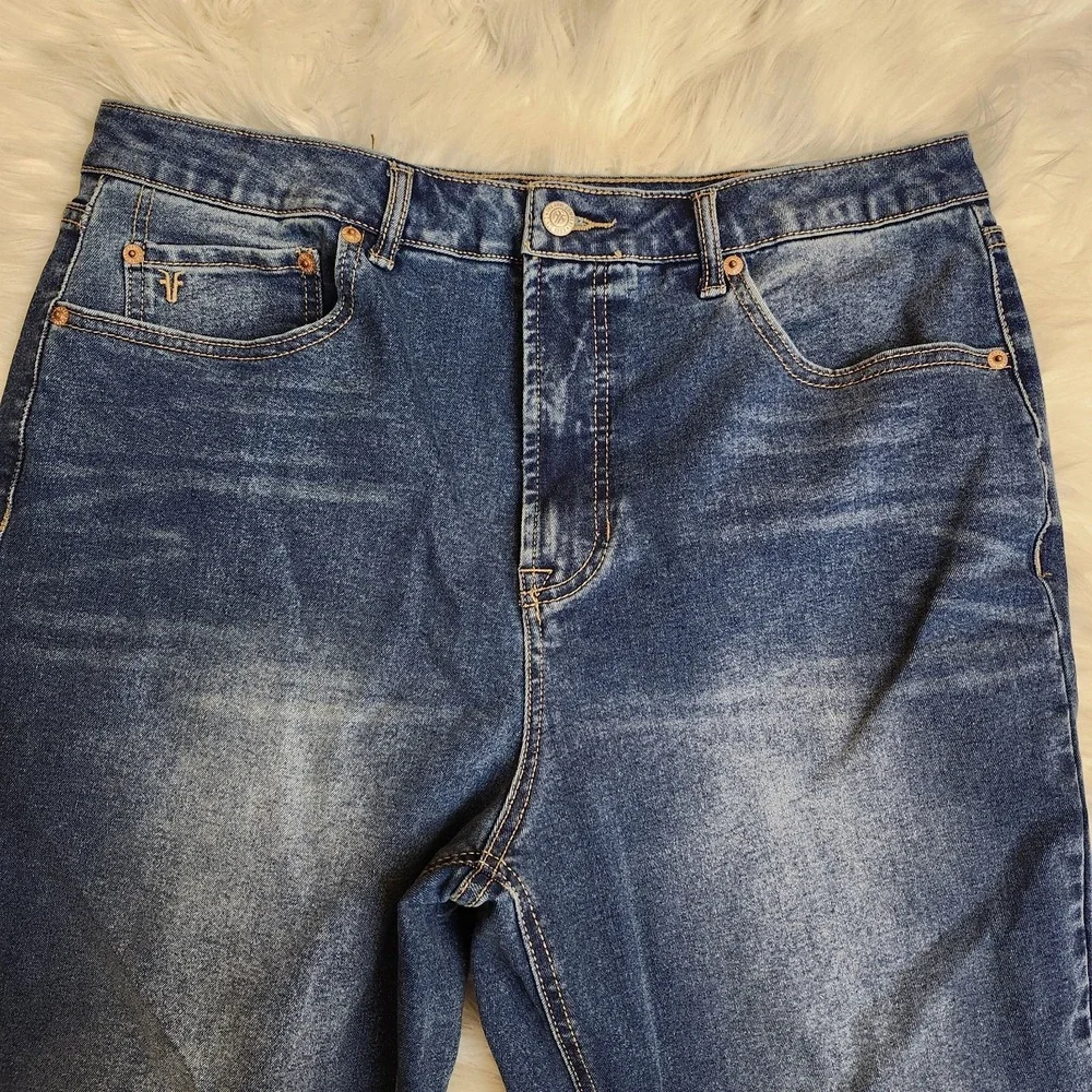 Frye Jeans Womens 12 Blue Denim Straight High‎ Rise Medium Wash Retro 12x31